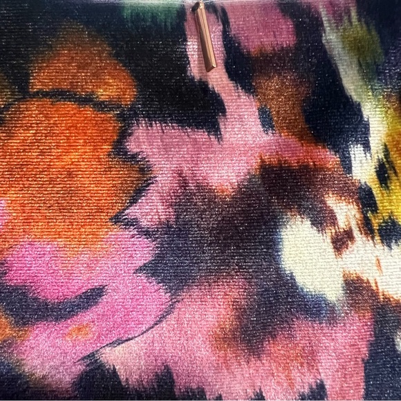 New Misa Wallis Dress, New with Out Tags
Size Small - Picture 6 of 7